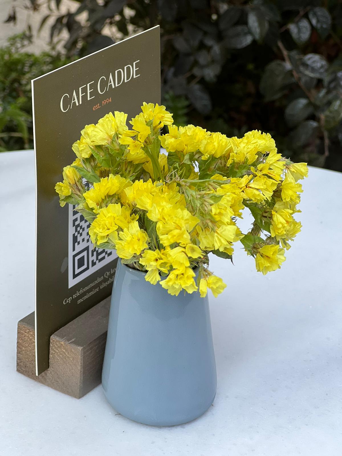 Buppdesign beliefert das Café Cadde auf der Bağdat Caddesi in Istanbul mit handgefertigten Porzellanprodukten.