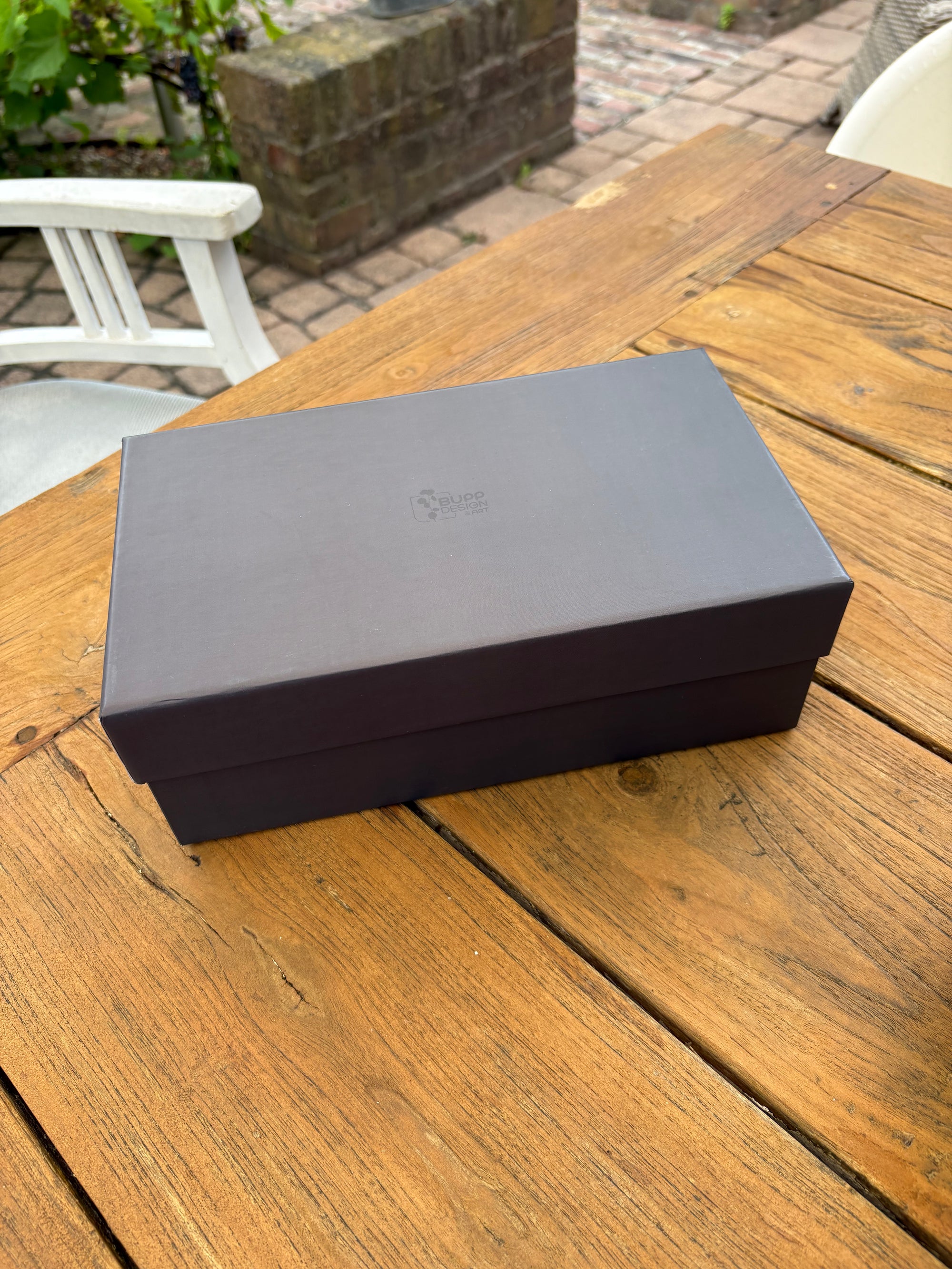 Hochwertige grosse Box